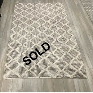 Pottery Barn 5x8 TIKKA FLATWEAVE RUG